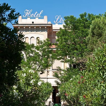 Hotel Stresa Cesenatico Exteriör bild